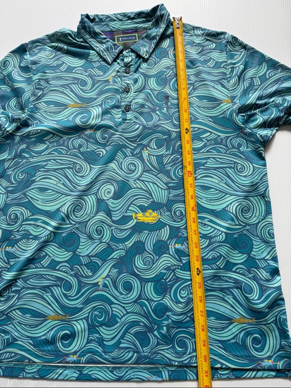 William Murray polo featuring a "The Rough Life" wave pattern. Men’s size XL - Picture 5 of 11